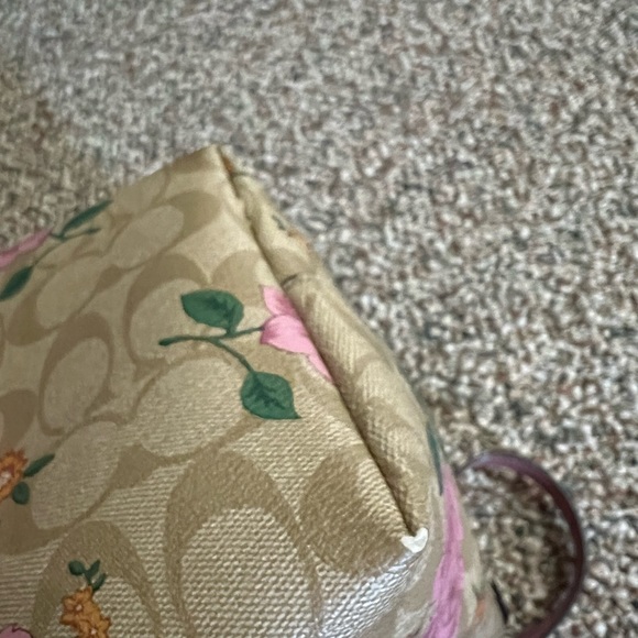 Coach Gallery Tote - Picture 6 of 10